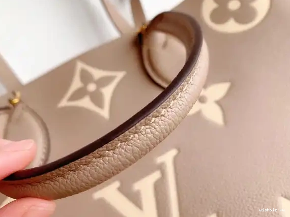 WIS LOUIS MM ONTHEGO VUITTON 0603